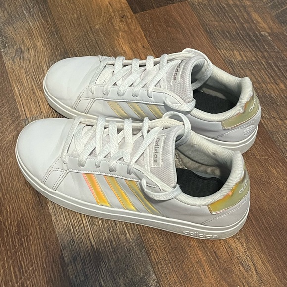 YOUTH GIRLS ADIDAS Grand Court Shoes WTE/IRIDESCENT SIZE 5.5 (NEED NEW INSOLES) - Picture 6 of 9